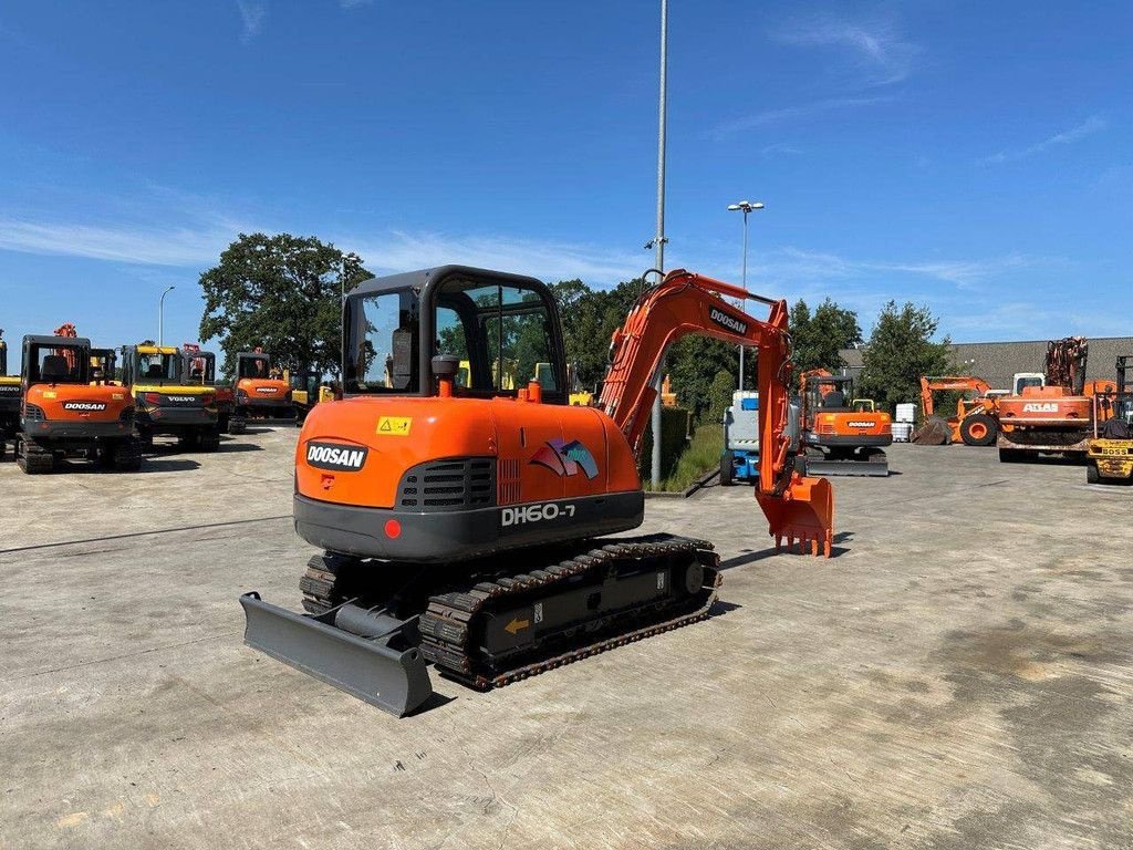 Kettenbagger of the type Doosan DH60-7, Gebrauchtmaschine in Antwerpen (Picture 4)