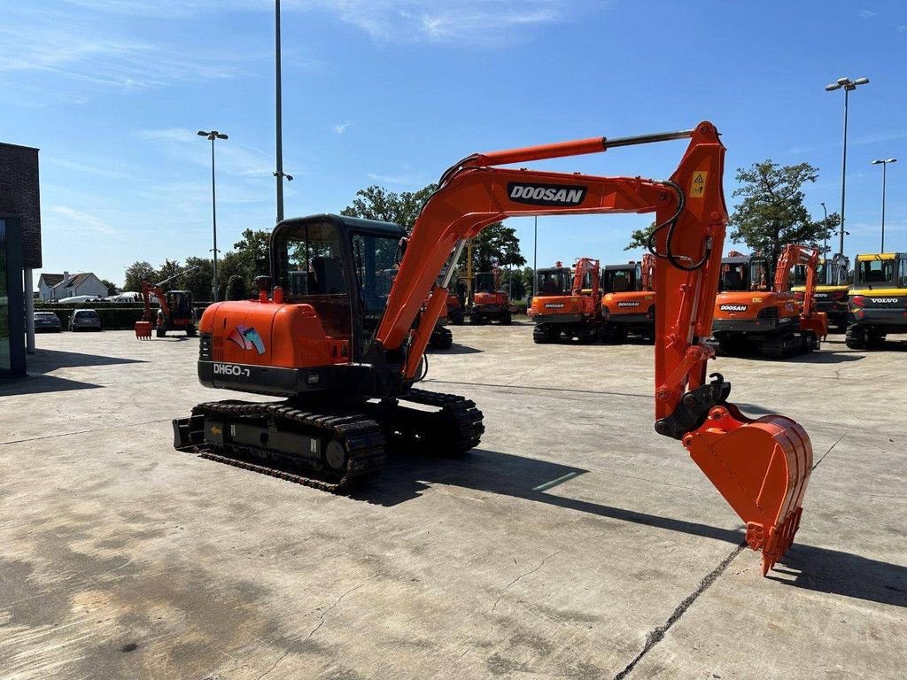 Kettenbagger of the type Doosan DH60-7, Gebrauchtmaschine in Antwerpen (Picture 3)