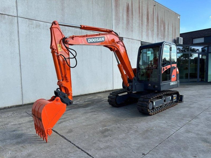 Kettenbagger of the type Doosan DH60-7, Gebrauchtmaschine in Antwerpen (Picture 1)