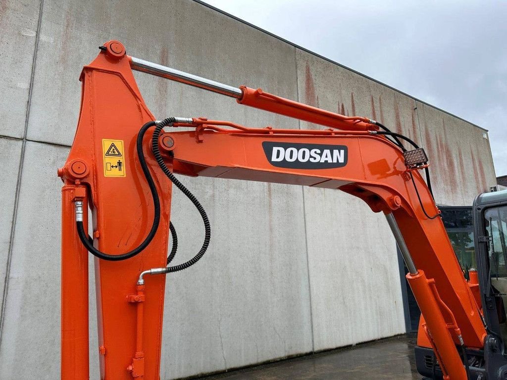 Kettenbagger typu Doosan DH60-7, Gebrauchtmaschine w Antwerpen (Zdjęcie 10)