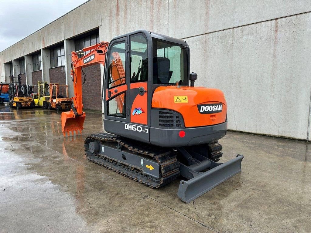 Kettenbagger van het type Doosan DH60-7, Gebrauchtmaschine in Antwerpen (Foto 7)