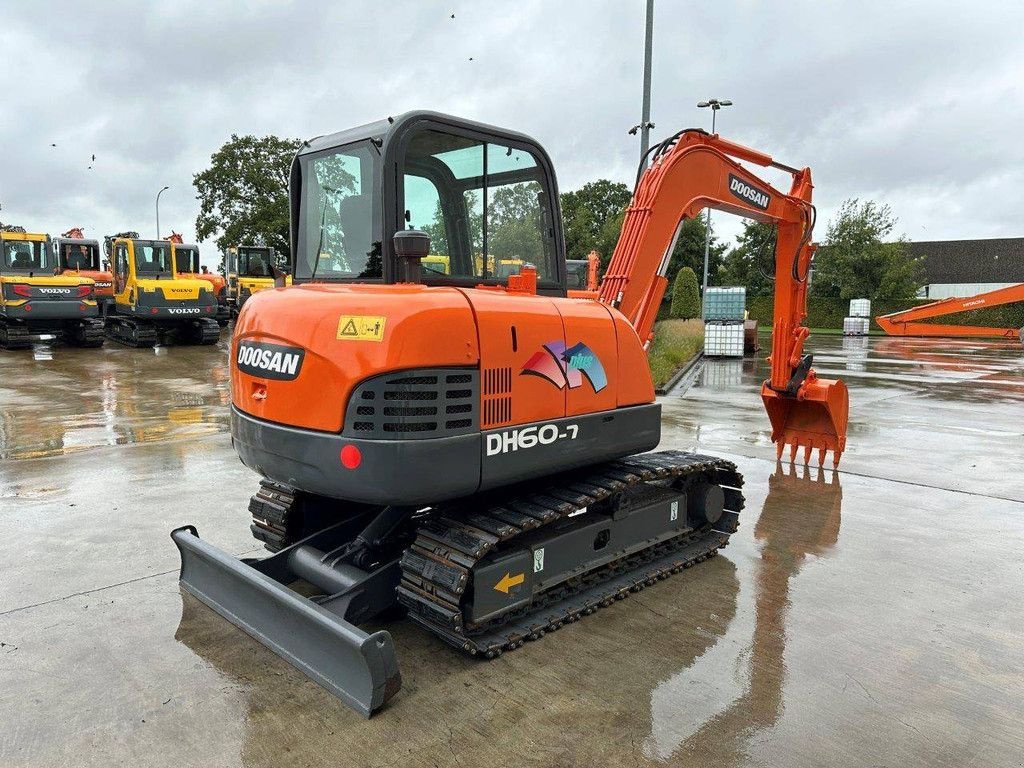 Kettenbagger a típus Doosan DH60-7, Gebrauchtmaschine ekkor: Antwerpen (Kép 4)