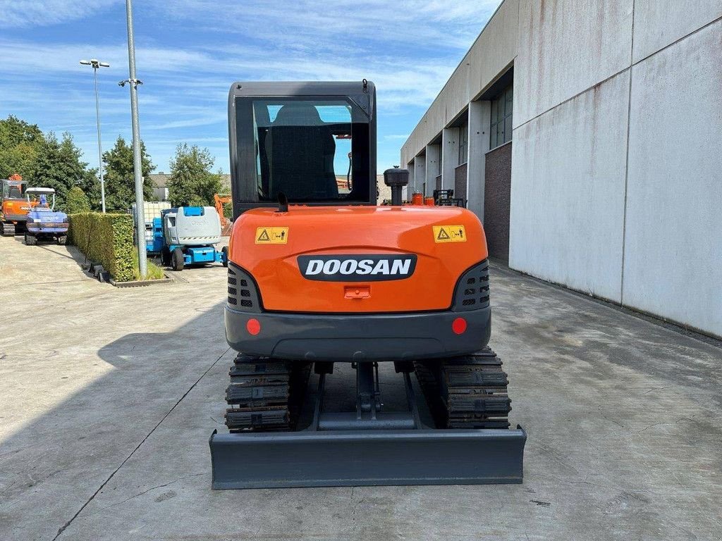 Kettenbagger a típus Doosan DH60-7, Gebrauchtmaschine ekkor: Antwerpen (Kép 5)