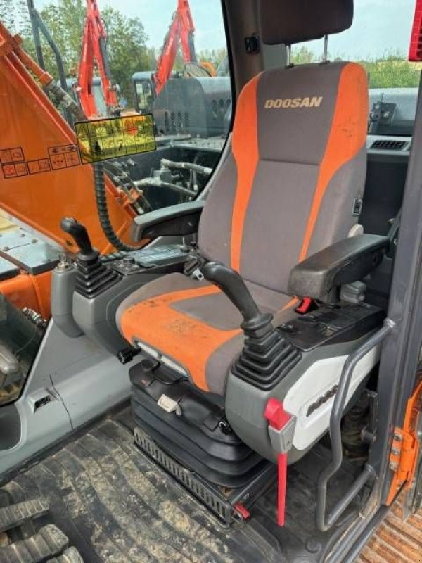 Kettenbagger типа Doosan DX 140 LC, Gebrauchtmaschine в MOL (Фотография 8)