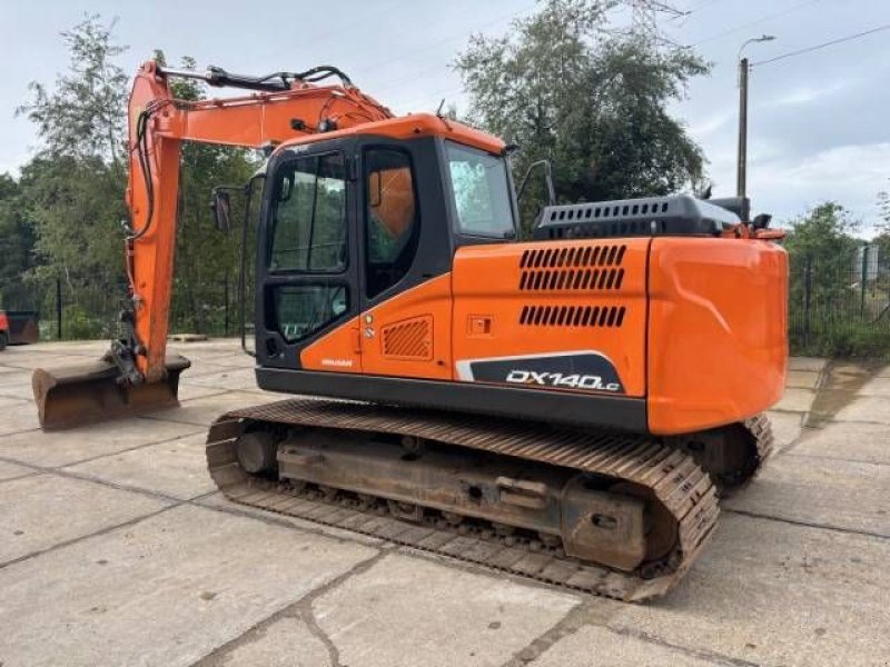 Kettenbagger of the type Doosan DX 140 LC, Gebrauchtmaschine in MOL (Picture 1)