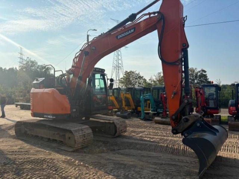 Kettenbagger del tipo Doosan DX 140 LCR, Gebrauchtmaschine en MOL (Imagen 4)