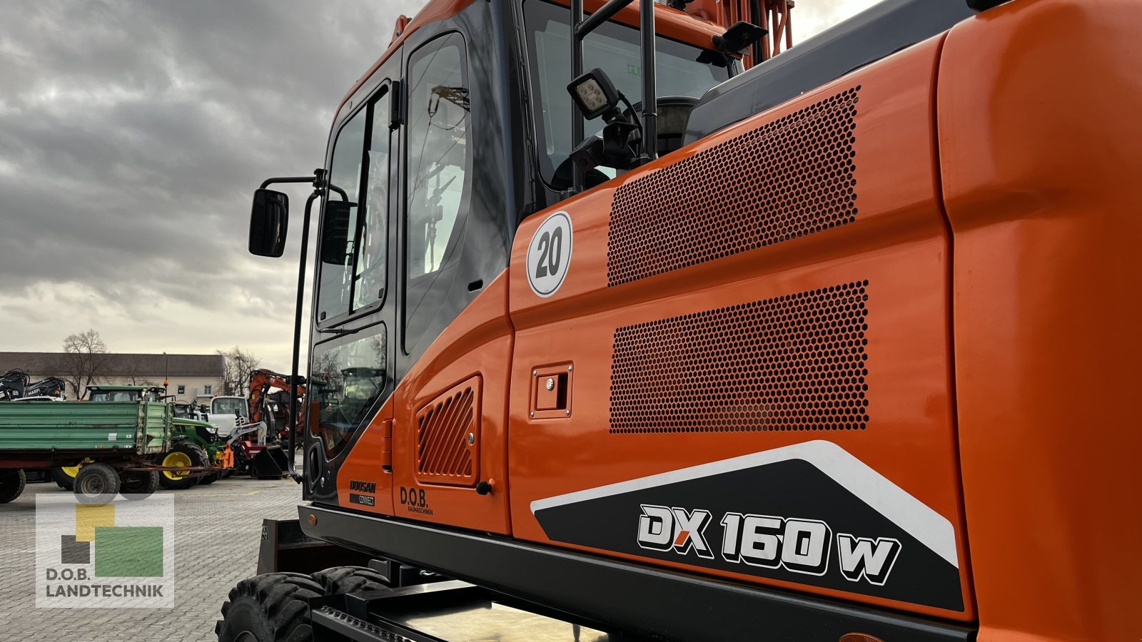 Kettenbagger des Typs Doosan DX 160W-7, Gebrauchtmaschine in Regensburg (Bild 4)