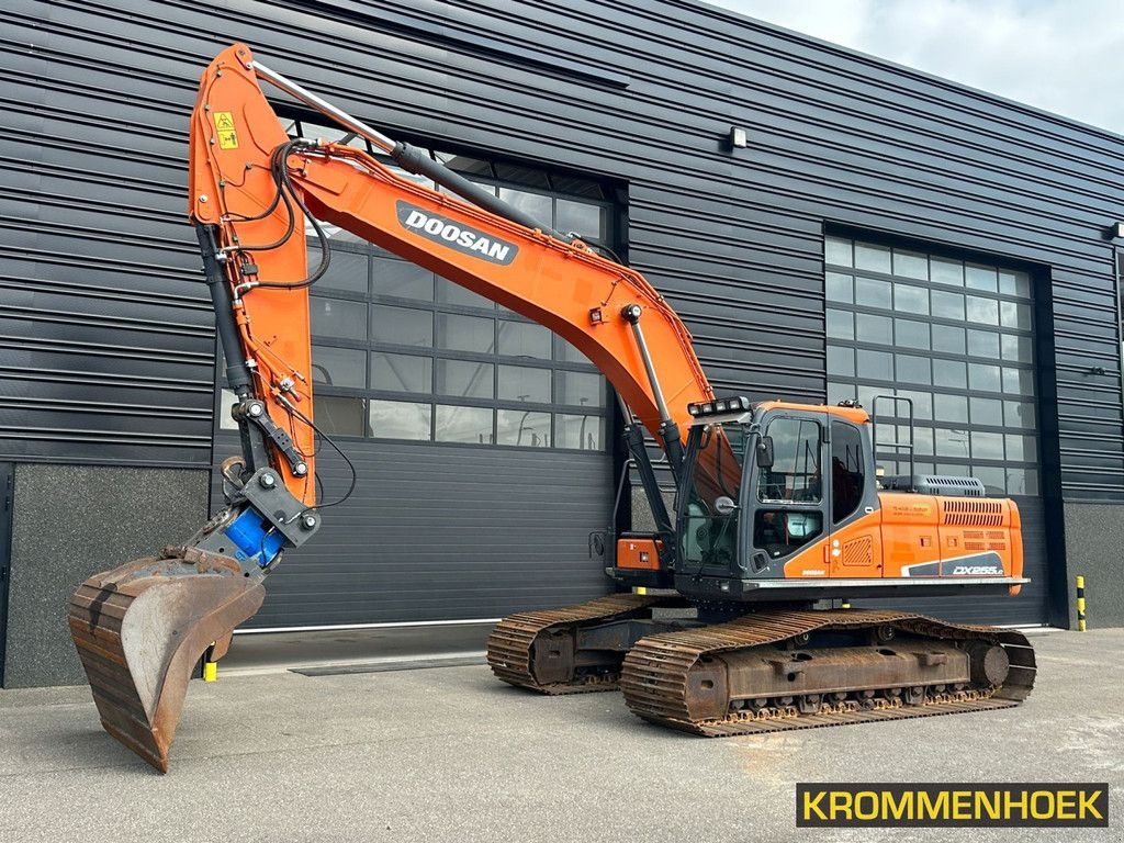 Kettenbagger des Typs Doosan DX 255 LC-5 Powertilt, Gebrauchtmaschine in Apeldoorn (Bild 2)