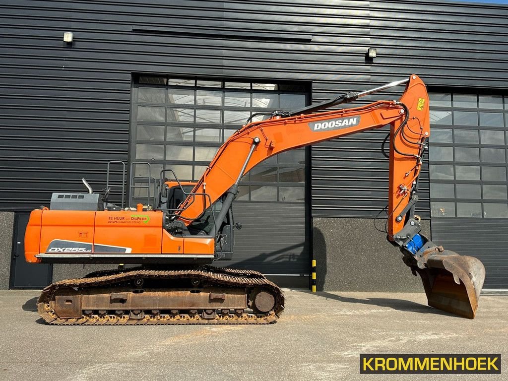 Kettenbagger van het type Doosan DX 255 LC-5 Powertilt, Gebrauchtmaschine in Apeldoorn (Foto 5)