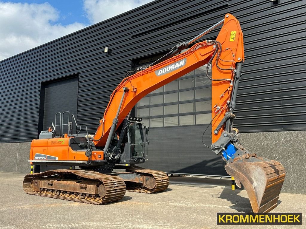 Kettenbagger typu Doosan DX 255 LC-5 Powertilt, Gebrauchtmaschine w Apeldoorn (Zdjęcie 4)