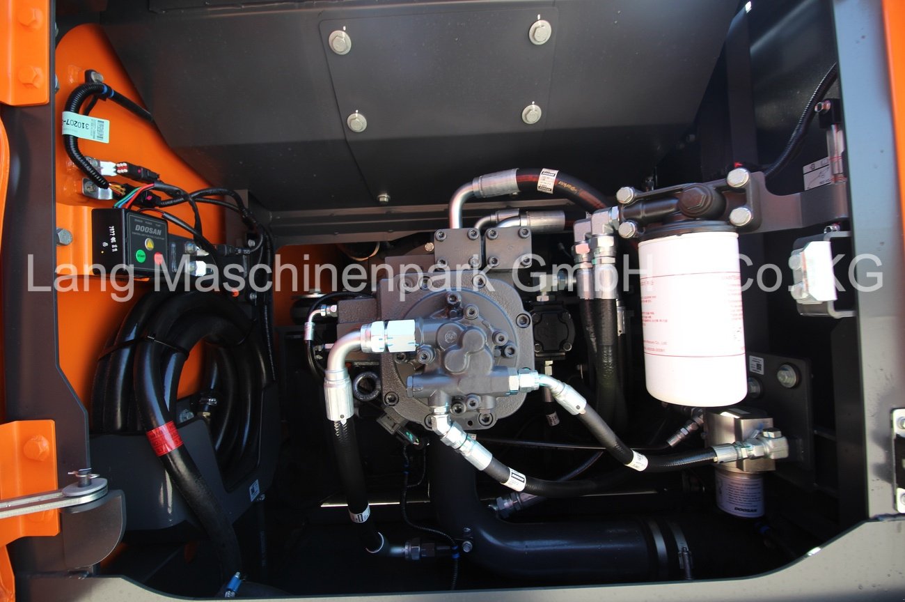 Kettenbagger des Typs Doosan DX 255 LC-7, Neumaschine in Petting (Bild 14)