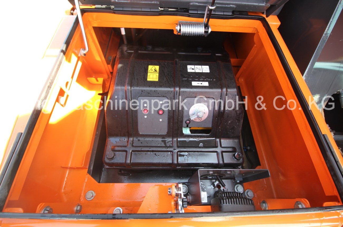 Kettenbagger des Typs Doosan DX 255 LC-7, Neumaschine in Petting (Bild 15)