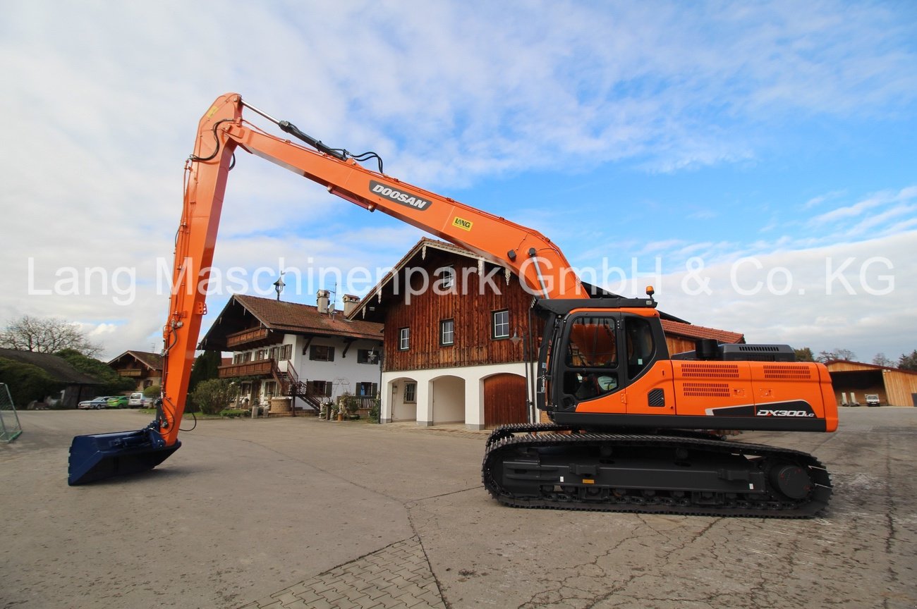 Kettenbagger des Typs Doosan DX 300 LC Long Reach, Gebrauchtmaschine in Petting (Bild 2)