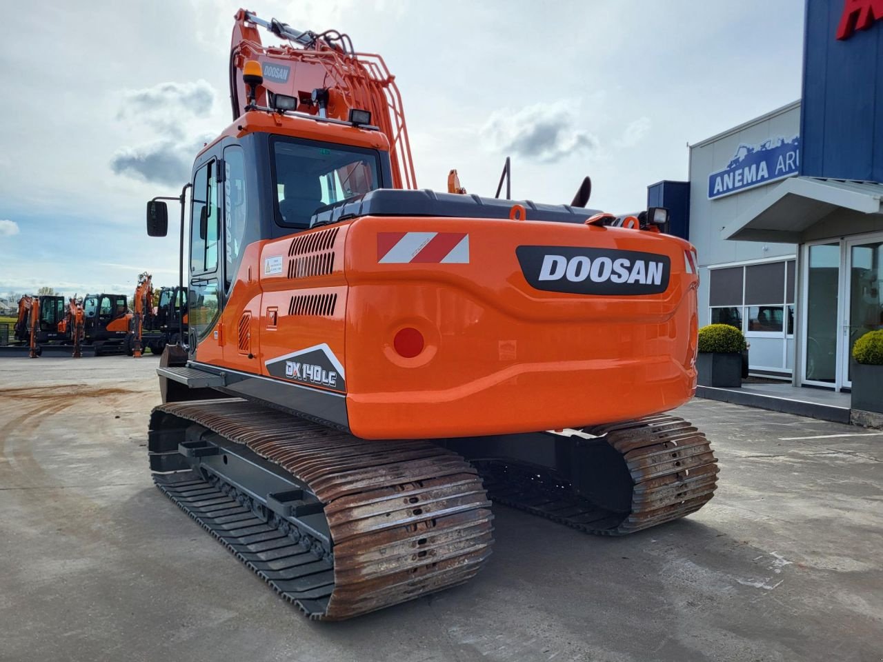 Kettenbagger of the type Doosan DX140LC-3, Gebrauchtmaschine in Arum (Picture 2)