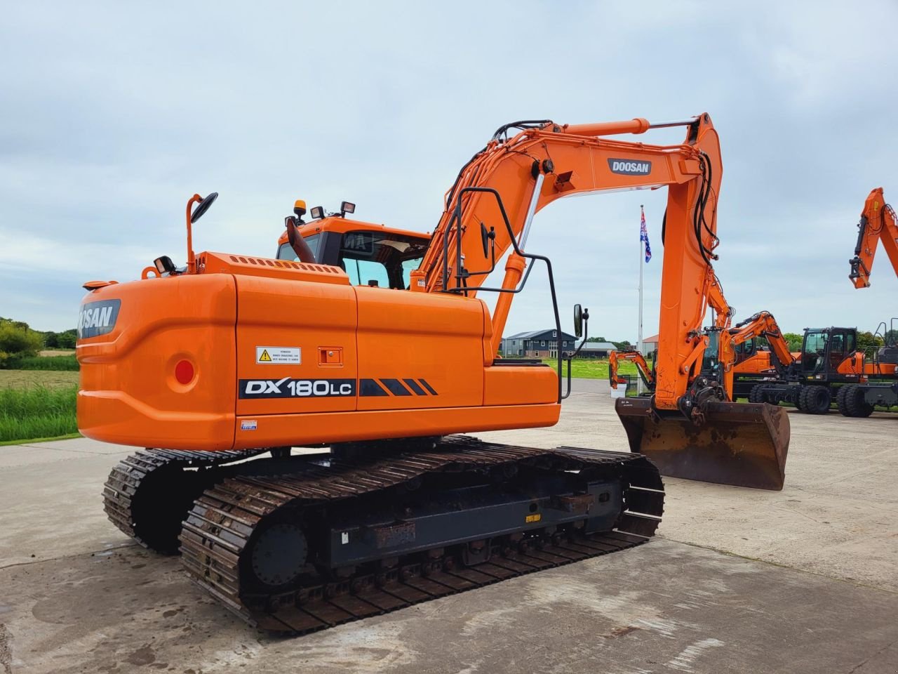 Kettenbagger типа Doosan DX180LC-3, Gebrauchtmaschine в Arum (Фотография 3)