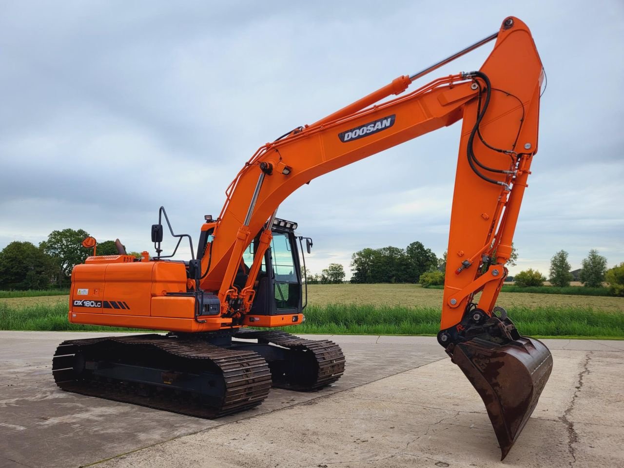 Kettenbagger типа Doosan DX180LC-3, Gebrauchtmaschine в Arum (Фотография 4)