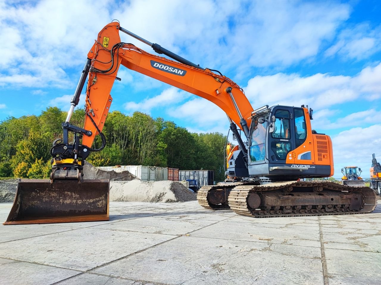 Kettenbagger of the type Doosan DX235LCR-5, Gebrauchtmaschine in Arum (Picture 1)