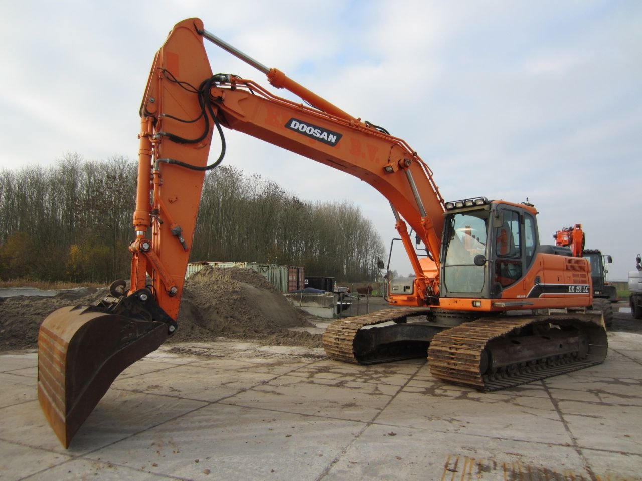 Kettenbagger of the type Doosan DX255LC-3, Gebrauchtmaschine in Arum (Picture 2)