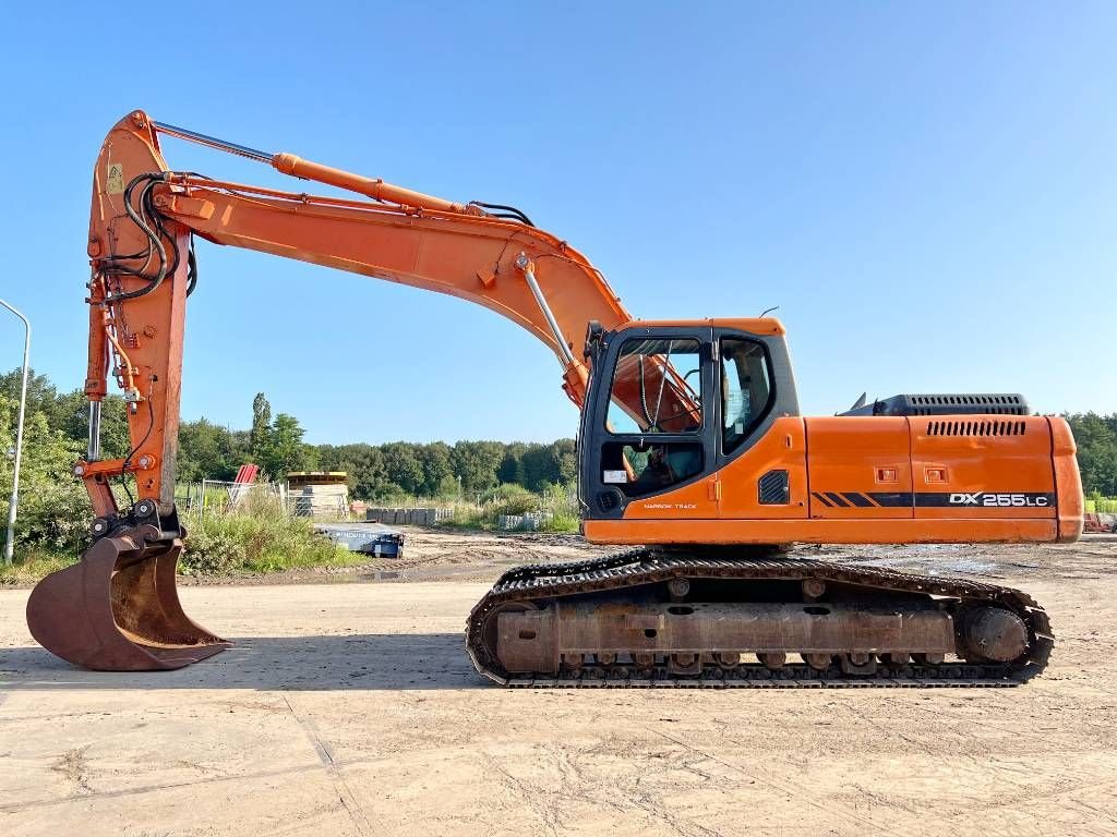 Kettenbagger of the type Doosan DX255LC - Good Condition / CE Certified, Gebrauchtmaschine in Veldhoven (Picture 1)