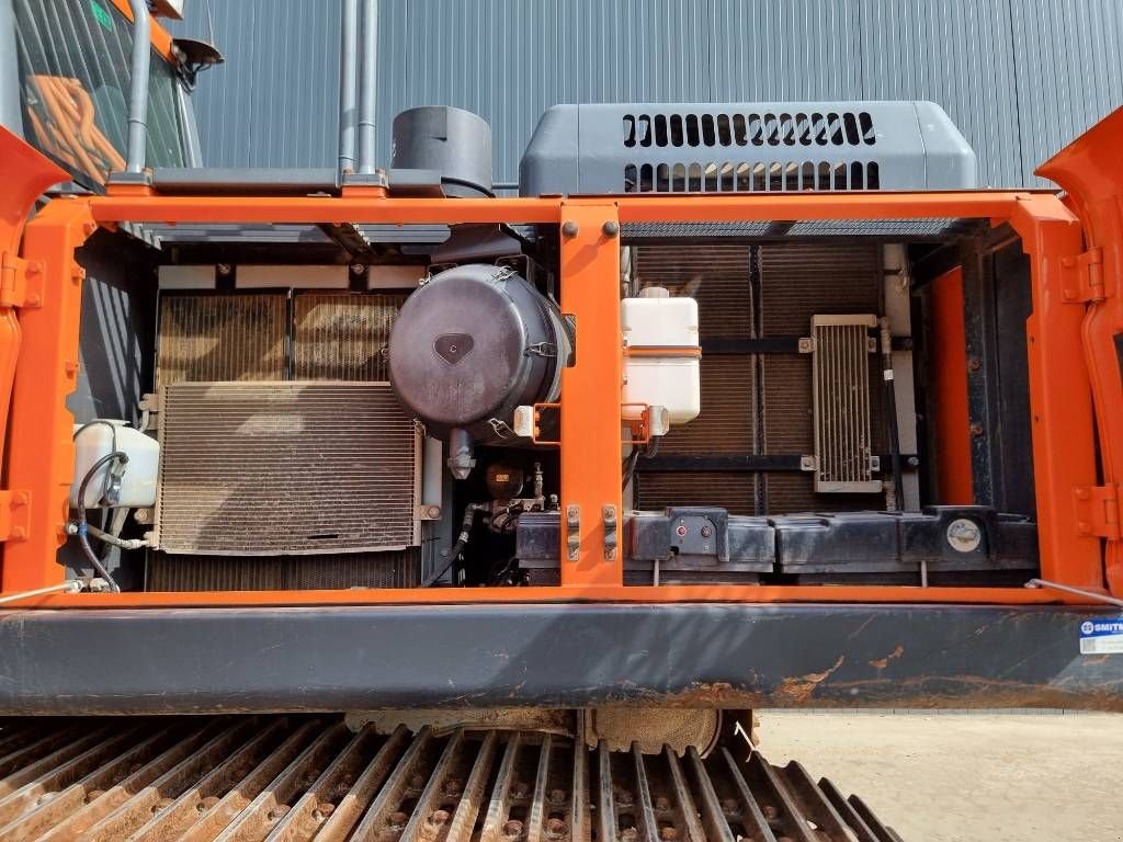 Kettenbagger du type Doosan DX300 LC-5, Gebrauchtmaschine en Venlo (Photo 9)