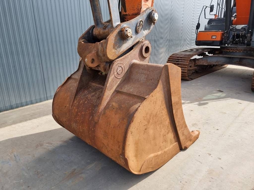 Kettenbagger du type Doosan DX300 LC-5, Gebrauchtmaschine en Venlo (Photo 11)