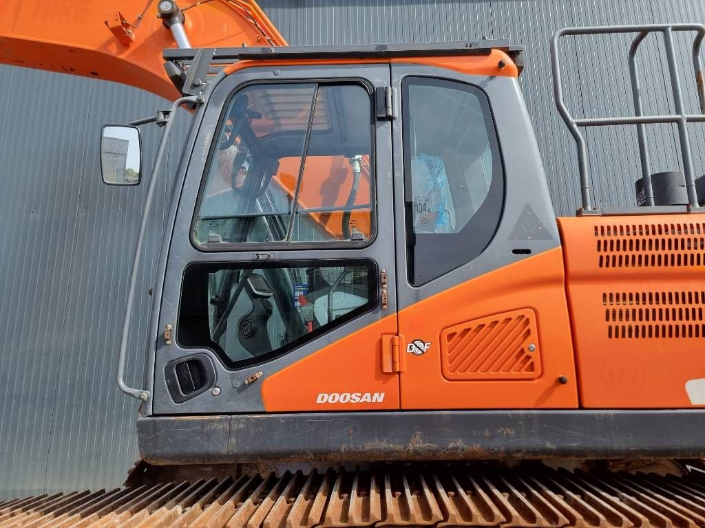 Kettenbagger des Typs Doosan DX300 LC-5, Gebrauchtmaschine in Venlo (Bild 5)