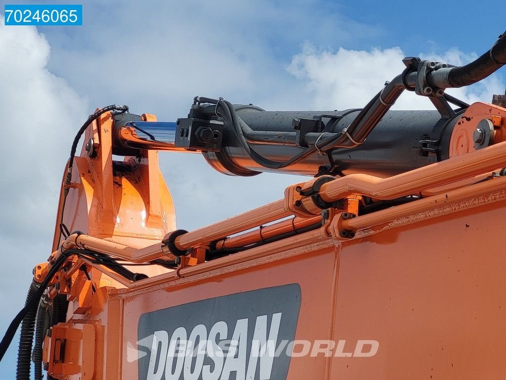 Kettenbagger del tipo Doosan DX300 LC-5, Gebrauchtmaschine en Veghel (Imagen 3)