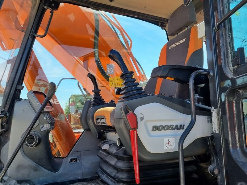 Kettenbagger van het type Doosan DX340 LC-3, Gebrauchtmaschine in Gabersdorf (Foto 14)