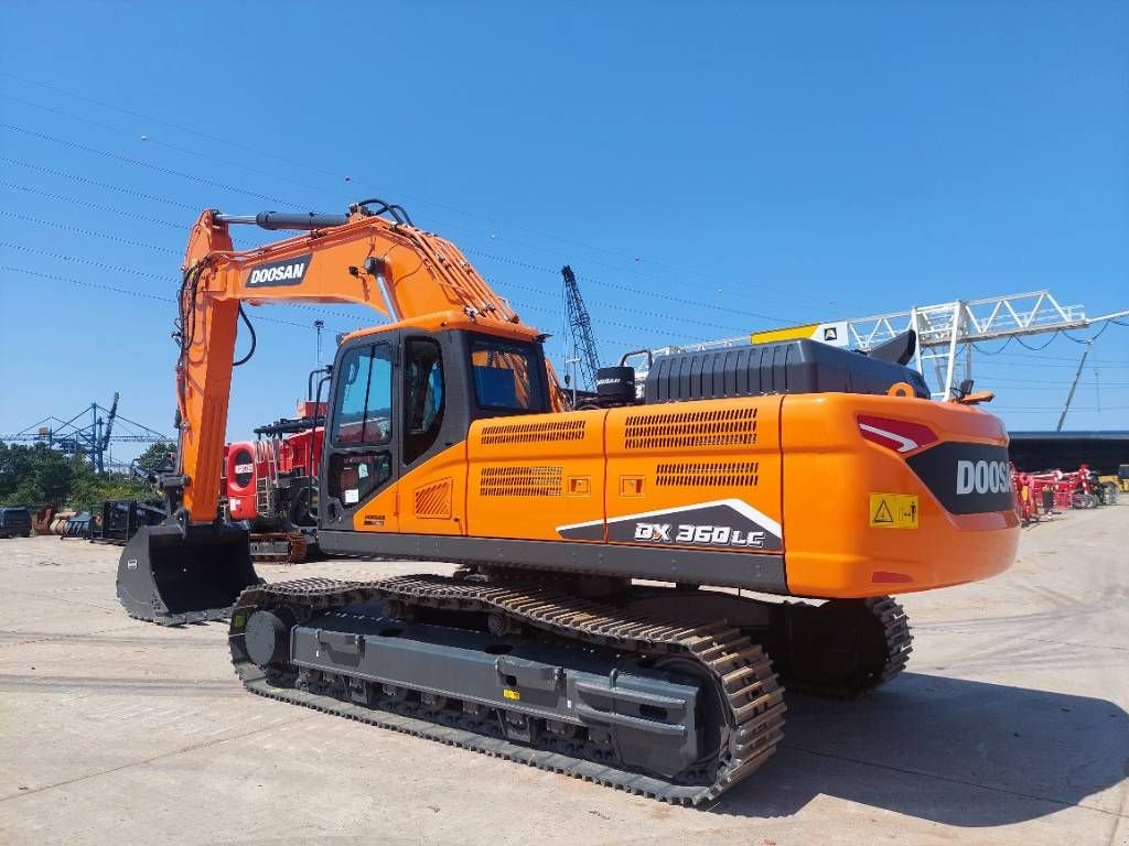 Kettenbagger of the type Doosan DX360LC-7M (2 pieces available), Neumaschine in Stabroek (Picture 2)