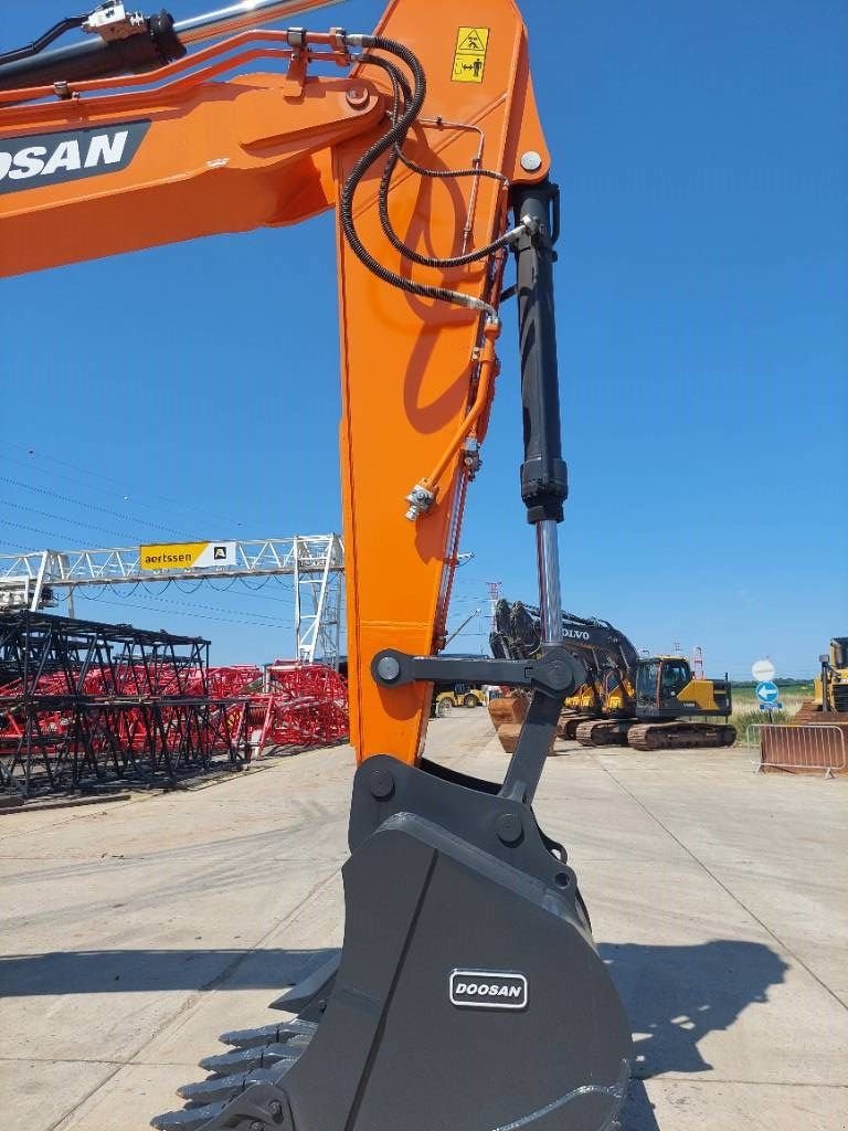 Kettenbagger del tipo Doosan DX360LC-7M (2 pieces available), Neumaschine en Stabroek (Imagen 9)