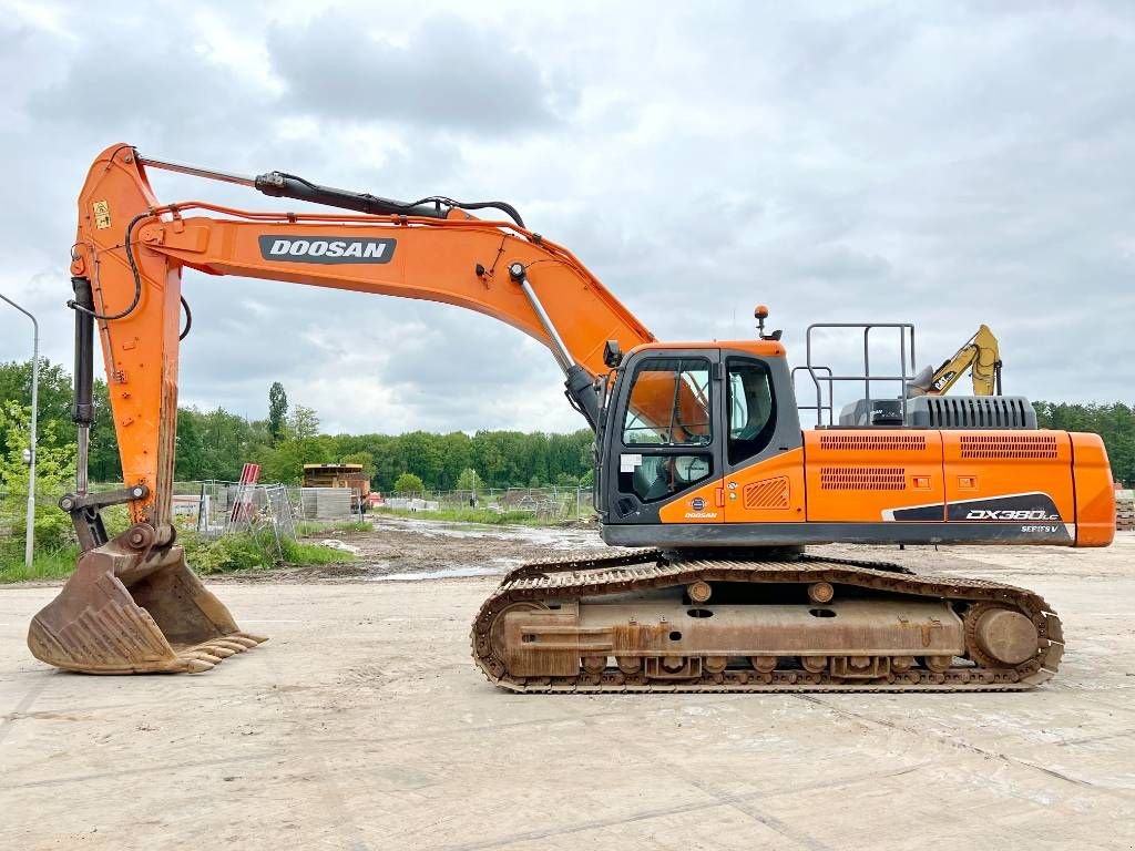 Kettenbagger типа Doosan DX380LC-5 - Rear + Side Camera / CE Certified, Gebrauchtmaschine в Veldhoven (Фотография 1)