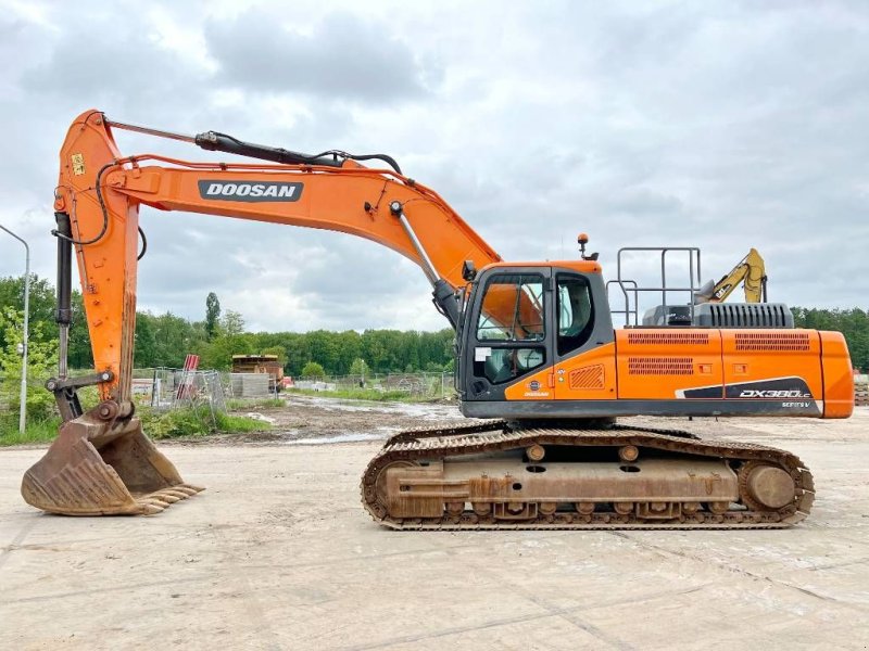 Kettenbagger of the type Doosan DX380LC-5 - Rear + Side Camera / CE Certified, Gebrauchtmaschine in Veldhoven (Picture 1)