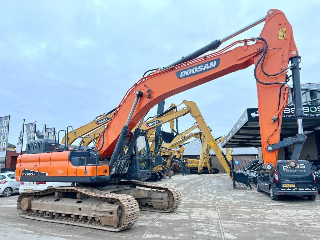 Kettenbagger van het type Doosan DX380LC-5 - Scania Engine / Good Condition, Gebrauchtmaschine in Veldhoven (Foto 7)