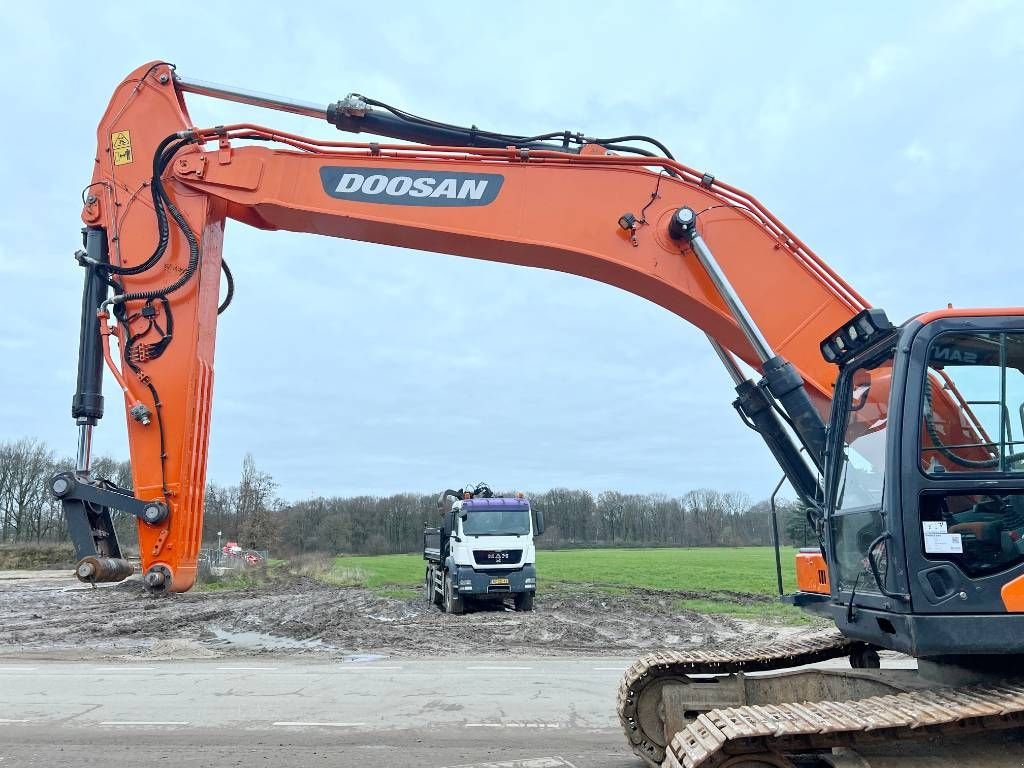 Kettenbagger van het type Doosan DX380LC-5 - Scania Engine / Good Condition, Gebrauchtmaschine in Veldhoven (Foto 10)