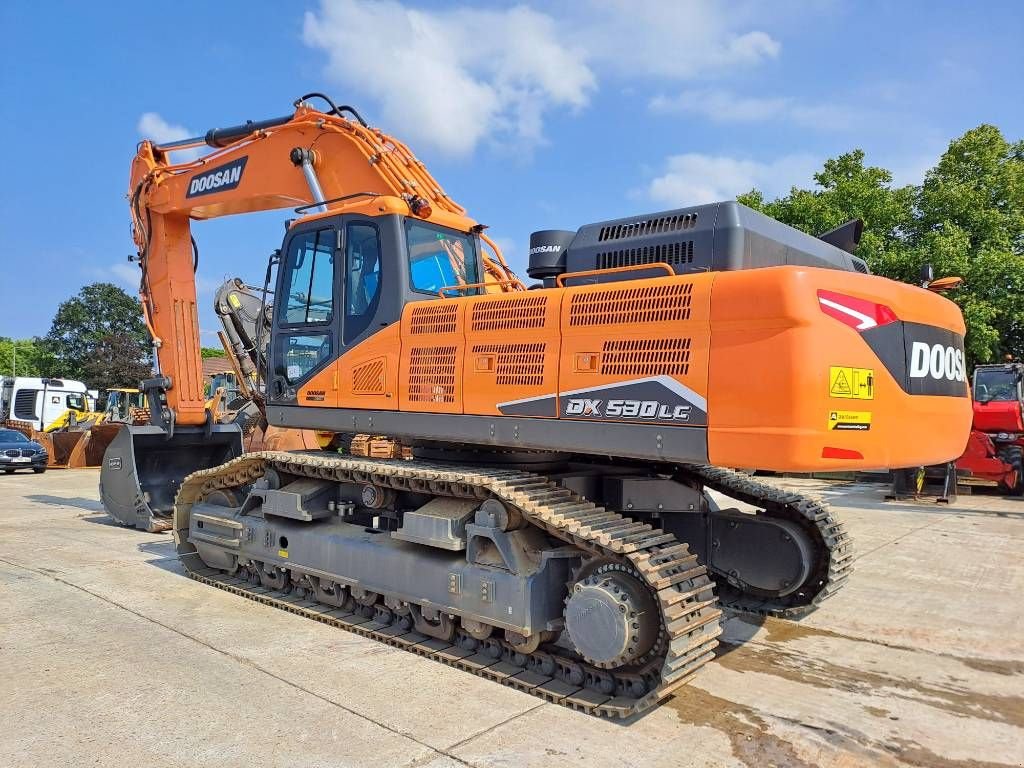 Kettenbagger of the type Doosan DX530LC-7M (2 pieces available), Neumaschine in Stabroek (Picture 2)