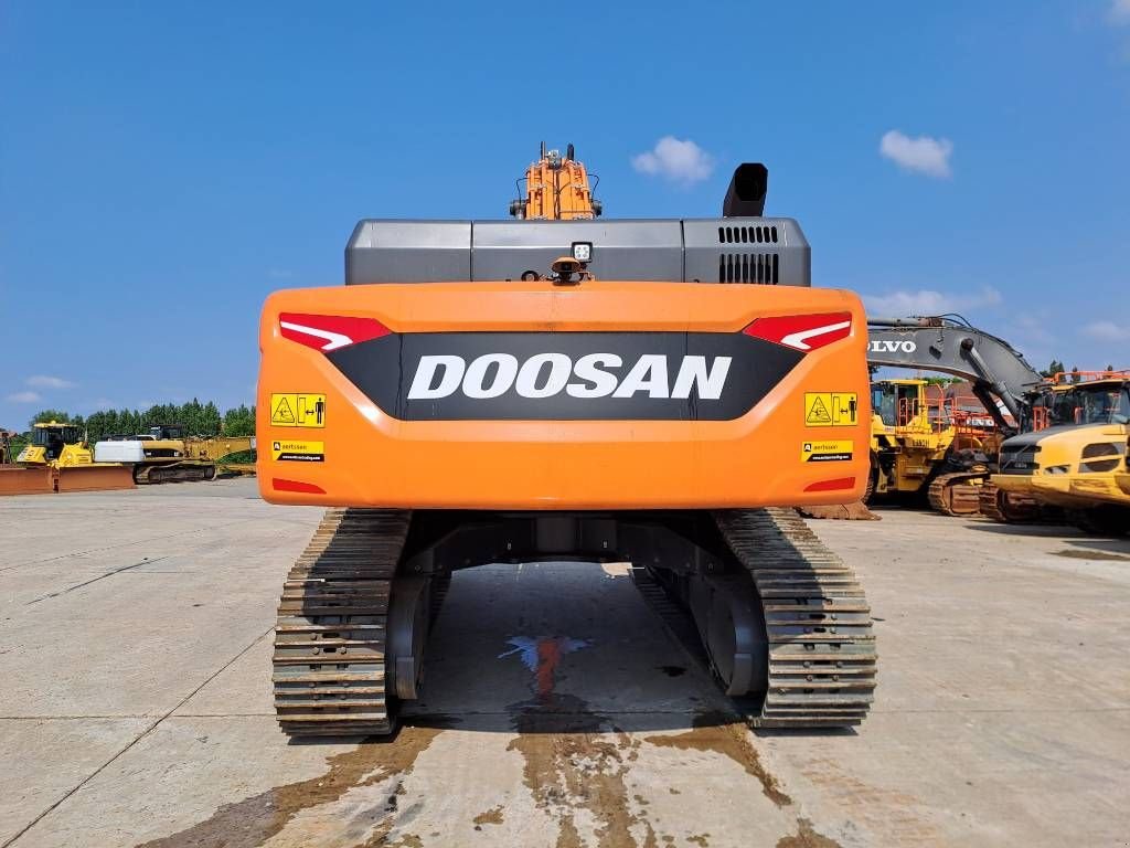 Kettenbagger van het type Doosan DX530LC-7M (2 pieces available), Neumaschine in Stabroek (Foto 3)