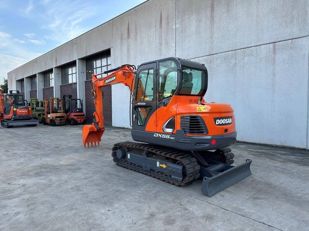 Kettenbagger du type Doosan DX55-9C, Gebrauchtmaschine en Antwerpen (Photo 7)