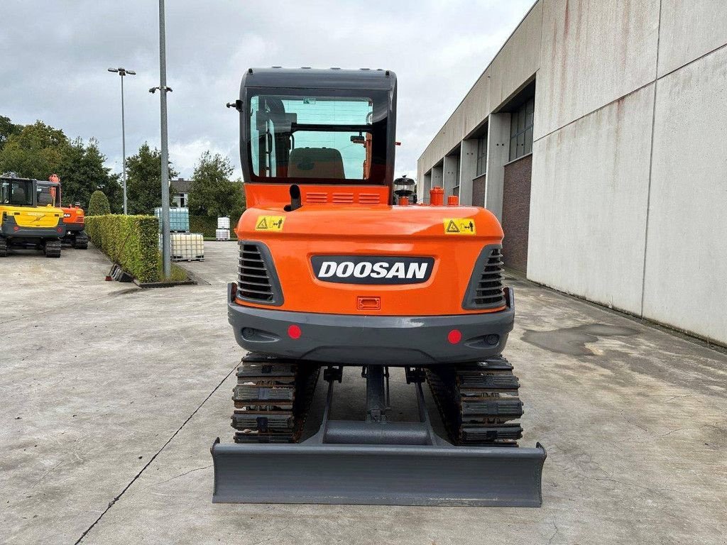 Kettenbagger des Typs Doosan DX55-9C, Gebrauchtmaschine in Antwerpen (Bild 5)