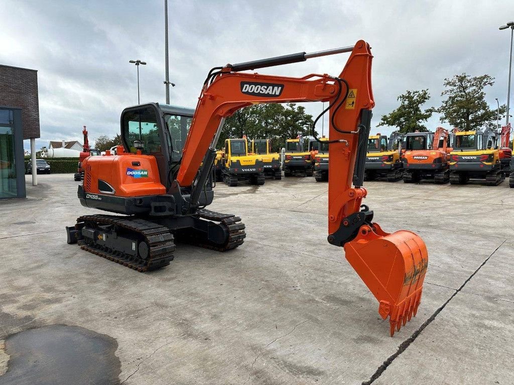 Kettenbagger van het type Doosan DX55-9C, Gebrauchtmaschine in Antwerpen (Foto 3)