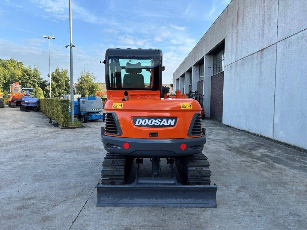 Kettenbagger van het type Doosan DX55-9C, Gebrauchtmaschine in Antwerpen (Foto 5)