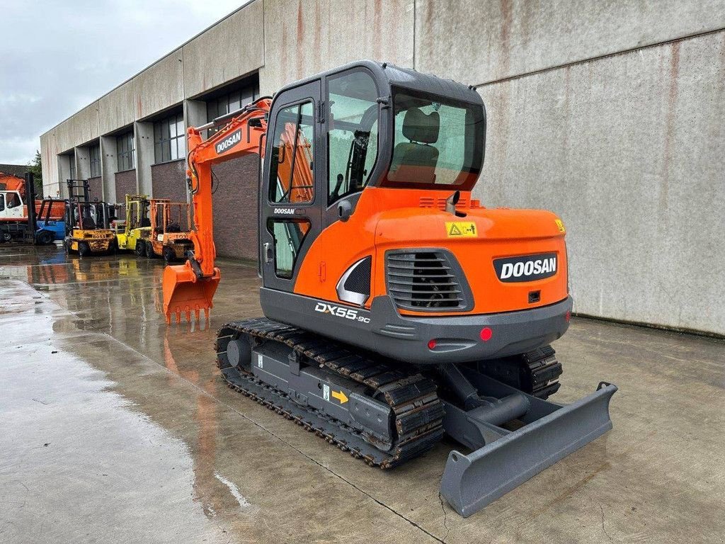 Kettenbagger du type Doosan DX55-9C, Gebrauchtmaschine en Antwerpen (Photo 7)