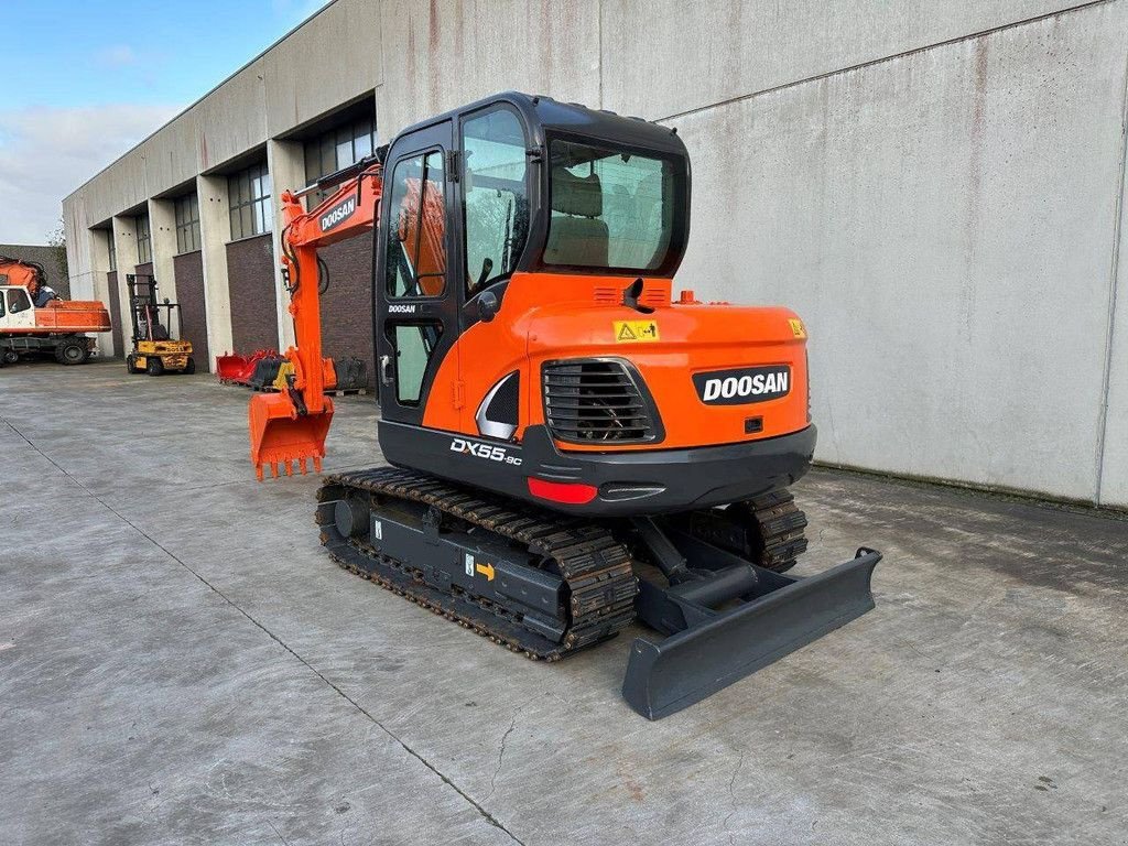 Kettenbagger des Typs Doosan DX55-9C, Gebrauchtmaschine in Antwerpen (Bild 7)