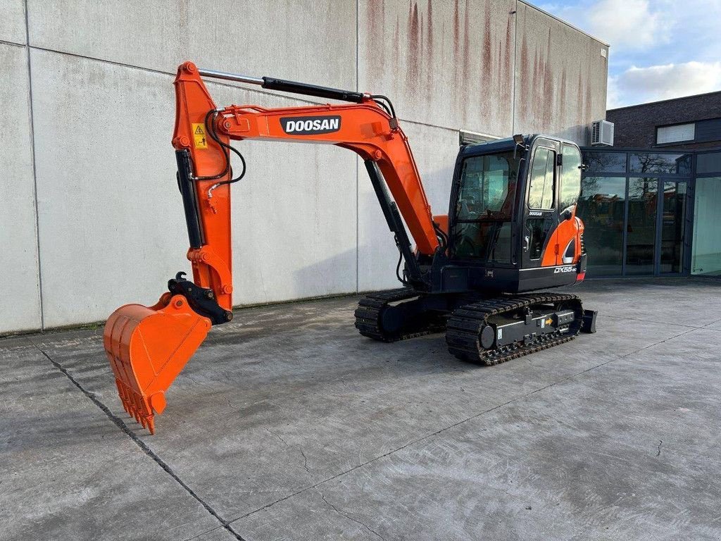 Kettenbagger des Typs Doosan DX55-9C, Gebrauchtmaschine in Antwerpen (Bild 1)