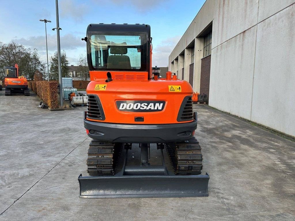 Kettenbagger des Typs Doosan DX55-9C, Gebrauchtmaschine in Antwerpen (Bild 5)