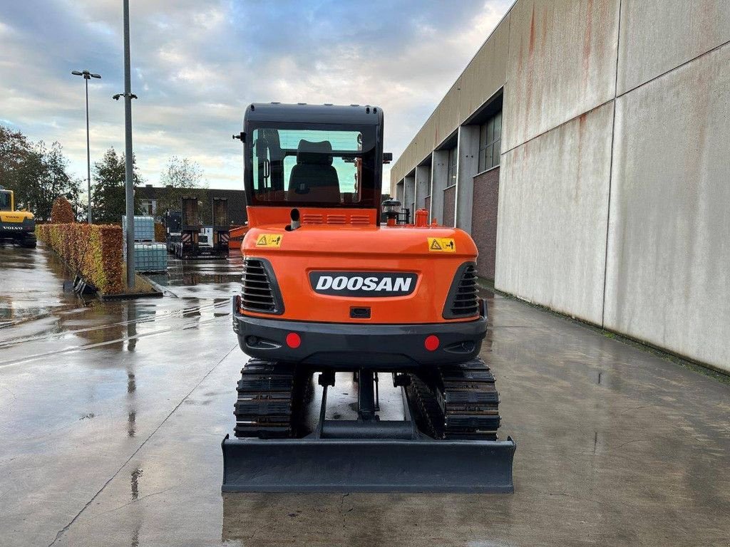 Kettenbagger des Typs Doosan DX55-9C, Gebrauchtmaschine in Antwerpen (Bild 5)