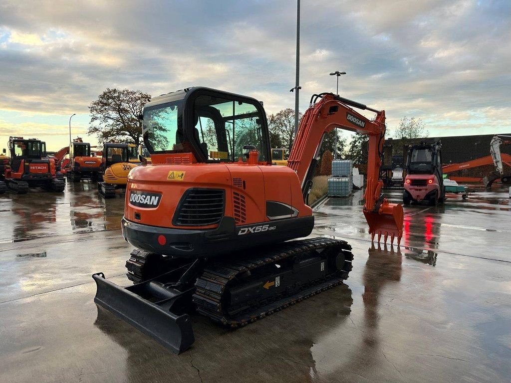 Kettenbagger des Typs Doosan DX55-9C, Gebrauchtmaschine in Antwerpen (Bild 4)