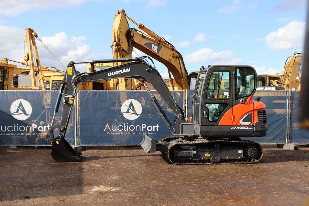 Kettenbagger of the type Doosan DX60-9C, Neumaschine in Antwerpen (Picture 1)