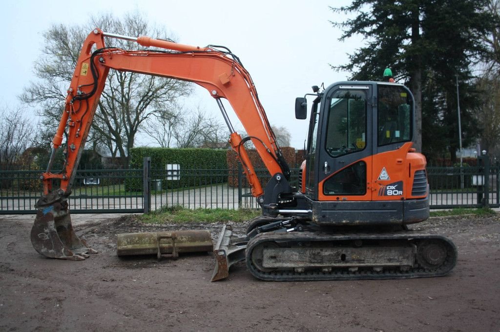 Kettenbagger of the type Doosan DX80R, Gebrauchtmaschine in Antwerpen (Picture 2)