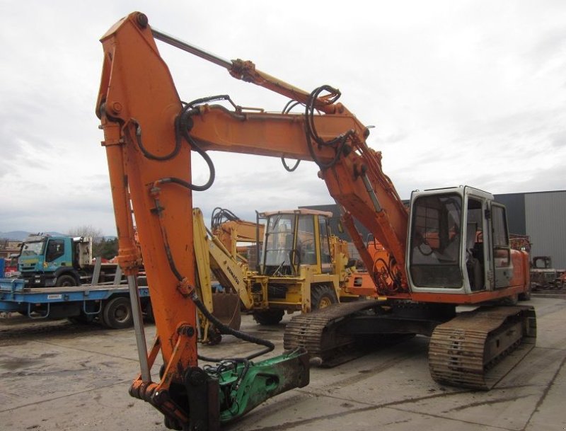 Kettenbagger of the type Fiat Hitachi FH 200, Gebrauchtmaschine in BRIGNAIS (Picture 4)