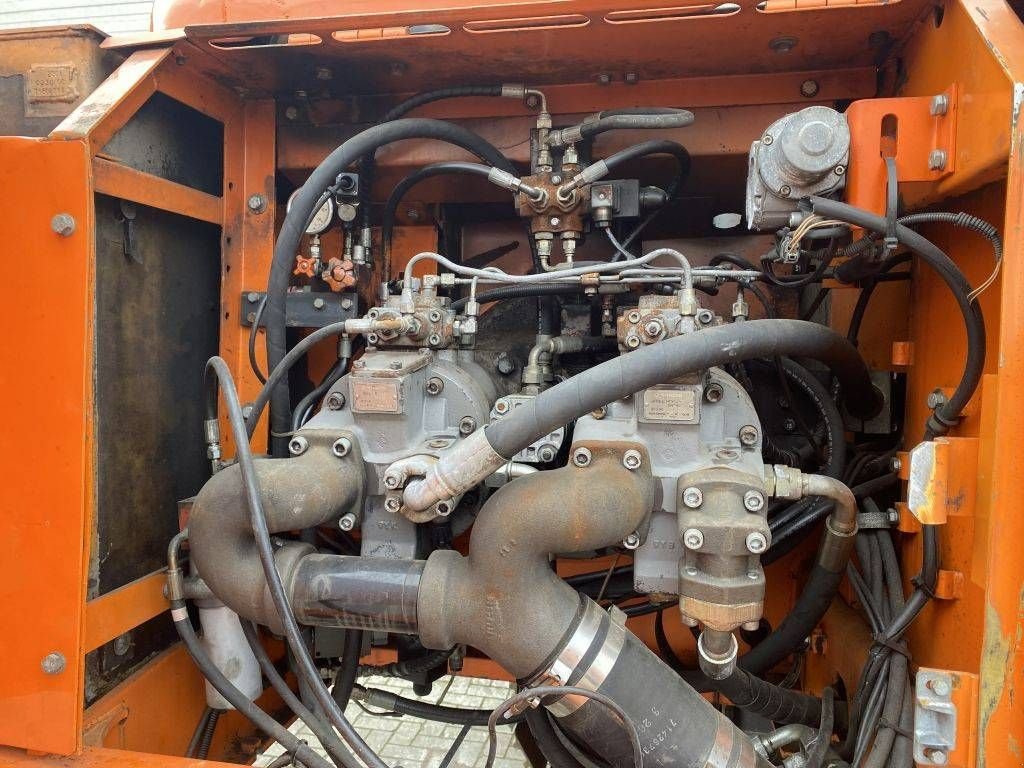 Kettenbagger tip Hitachi EX 355, Gebrauchtmaschine in Roosendaal (Poză 9)